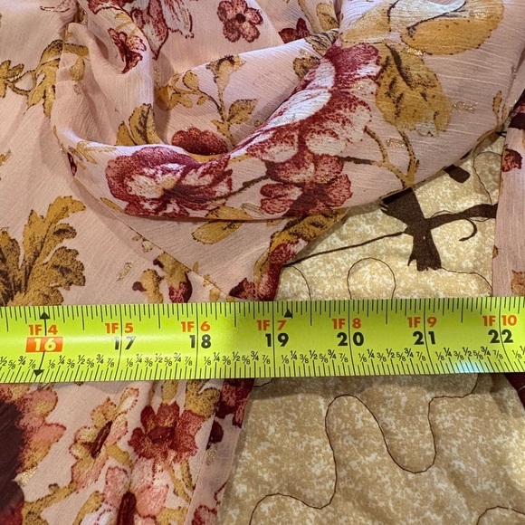 Express long-sleeve cropped blouse featuring a floral pattern women’s L - Picture 6 of 8